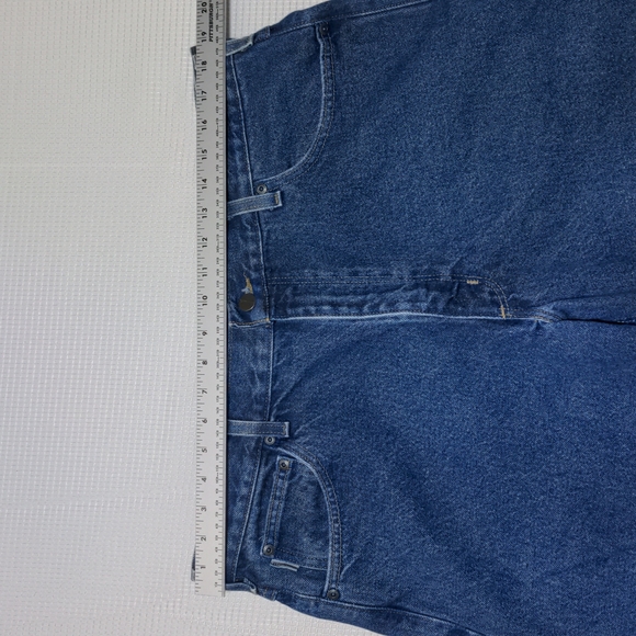 Carhartt Men Relaxed Fit Jeans - Picture 5 of 9